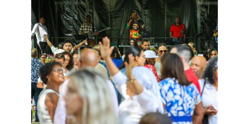 Photo de 60 ans de l'immigration capverdienne - A plusieurs reprises la scene musicale a fait chavirer la foule